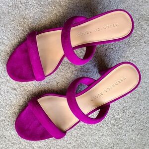 Veronica Beard suede 2 strap sandals fuchsia/raspberry 8M